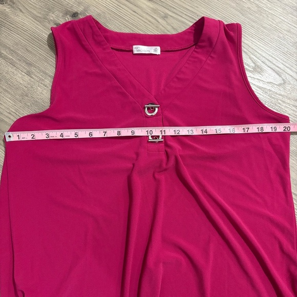 Pink 89th & Madison Size Large B-Neck Hot Pink Tank Blouse w/ Silver Hook Detail - Picture 6 of 9
